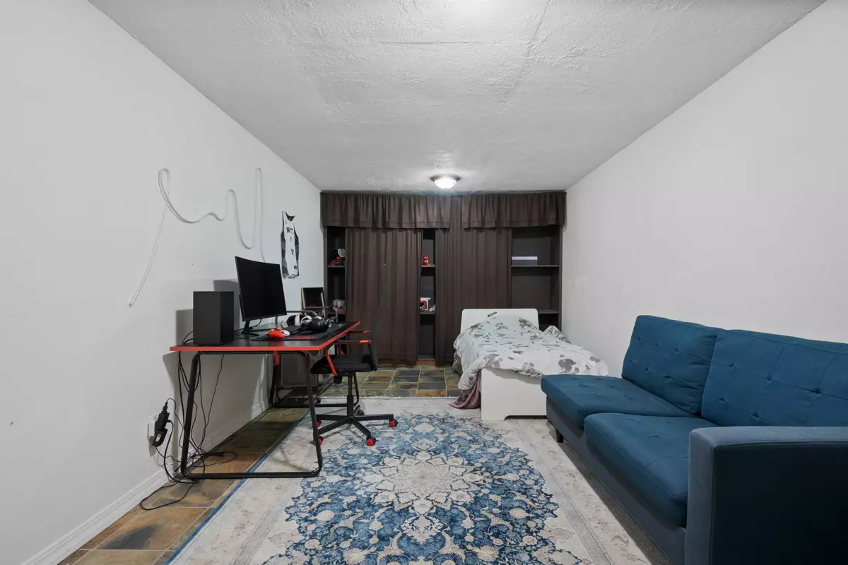 Laundry Room Photo of 5625 Eagle Court, North Vancouver, BC