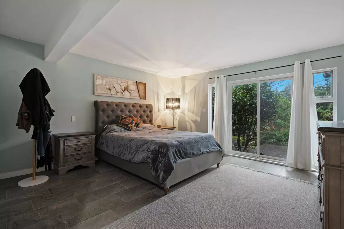 Powder Room Photo of 5625 Eagle Court, North Vancouver, BC