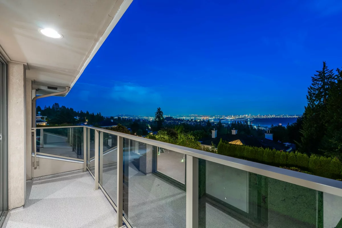 Dining Area Photo of 1595 Tyrol Court, West Vancouver, BC