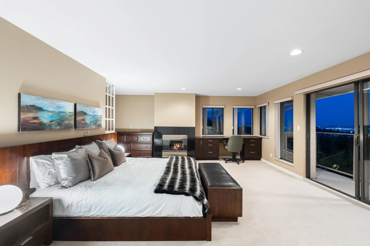 Staircase Photo of 1595 Tyrol Court, West Vancouver, BC