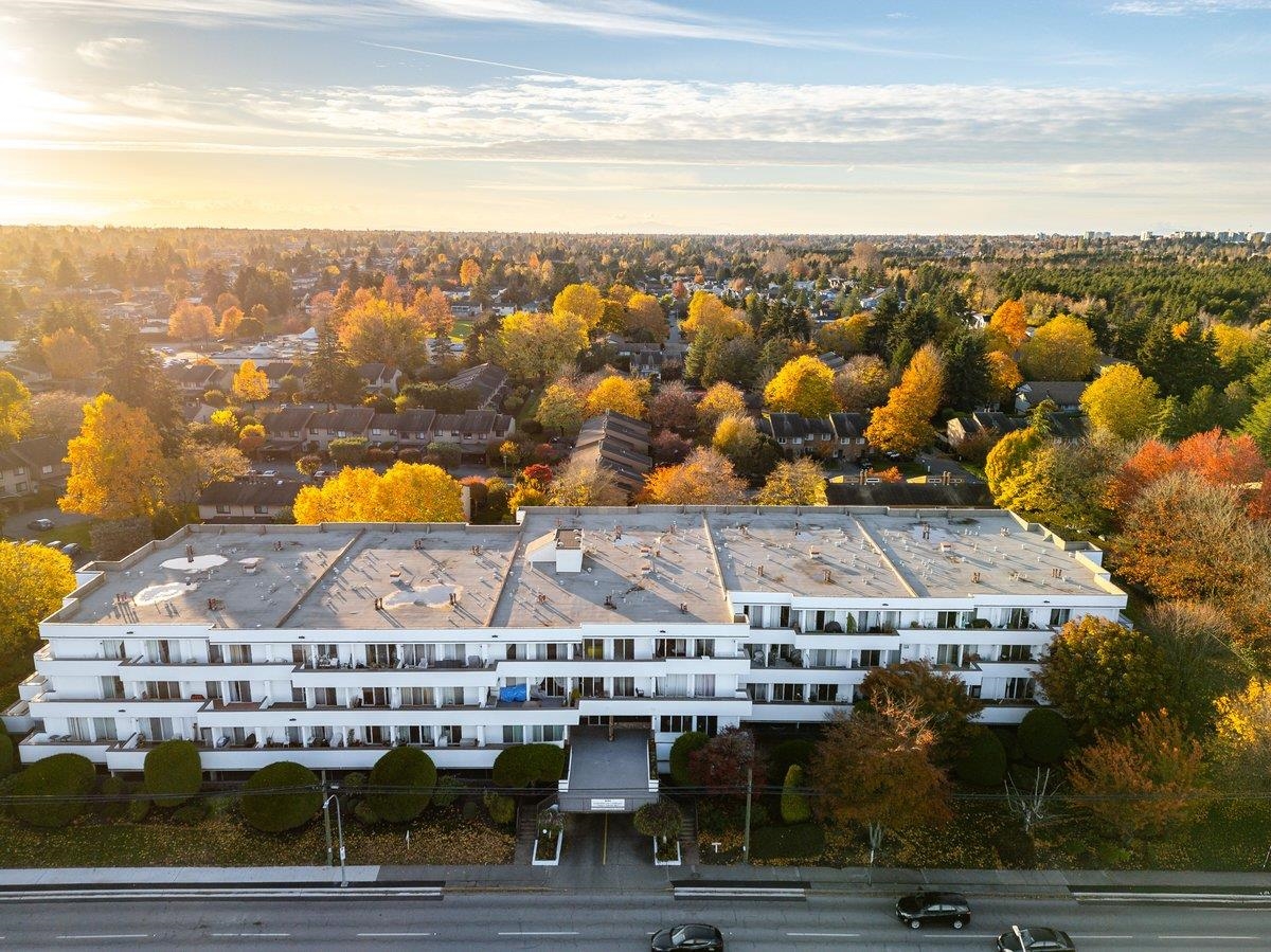Mudroom Photo of 9151 No. 5 Road, Richmond, BC