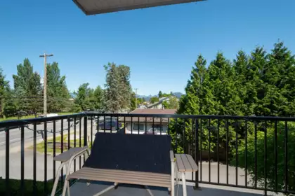 202 12090 227 Street, Maple Ridge, BC, Maple Ridge — Apartment/Condo for sale