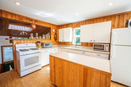 Office / Den Photo of 22 Brighton Beach, North Vancouver, BC