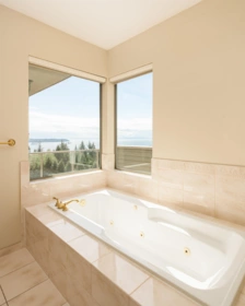 Primary Bedroom Photo of 3112 Deer Ridge Drive, West Vancouver, BC