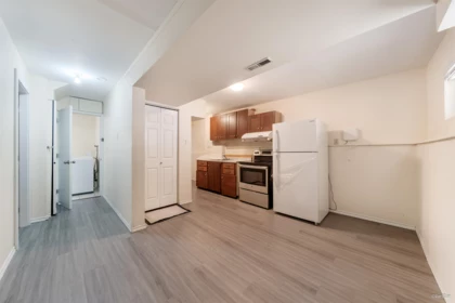 Mudroom Photo of 9687 131 Street, Surrey, BC