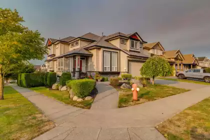 16453 61 Avenue, Surrey, BC, Surrey — Single Family Residence for sale