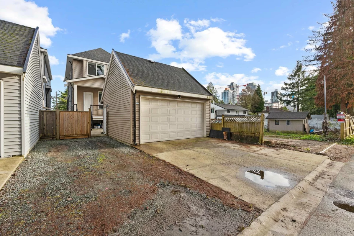 Front Yard Photo of 10579 132 Street, Surrey, BC