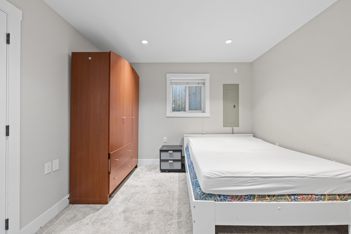 Hallway Photo of 10579 132 Street, Surrey, BC