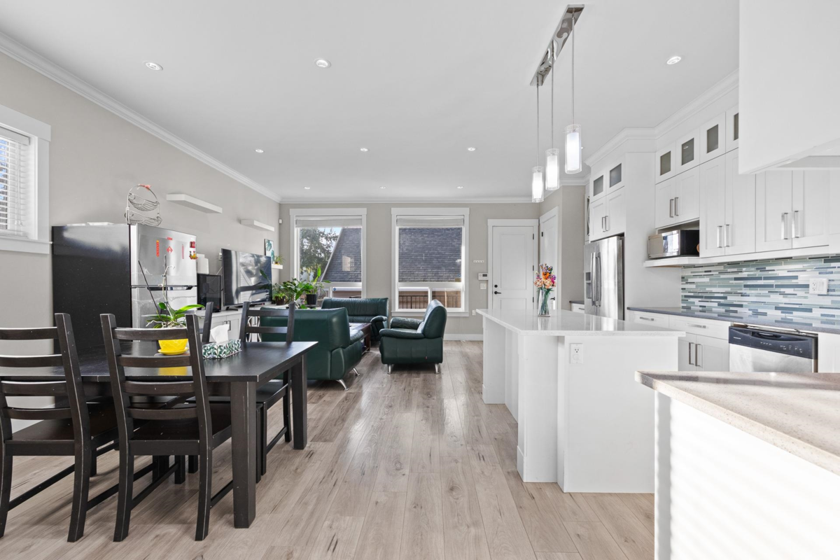 Kitchen Photo of 10579 132 Street, Surrey, BC