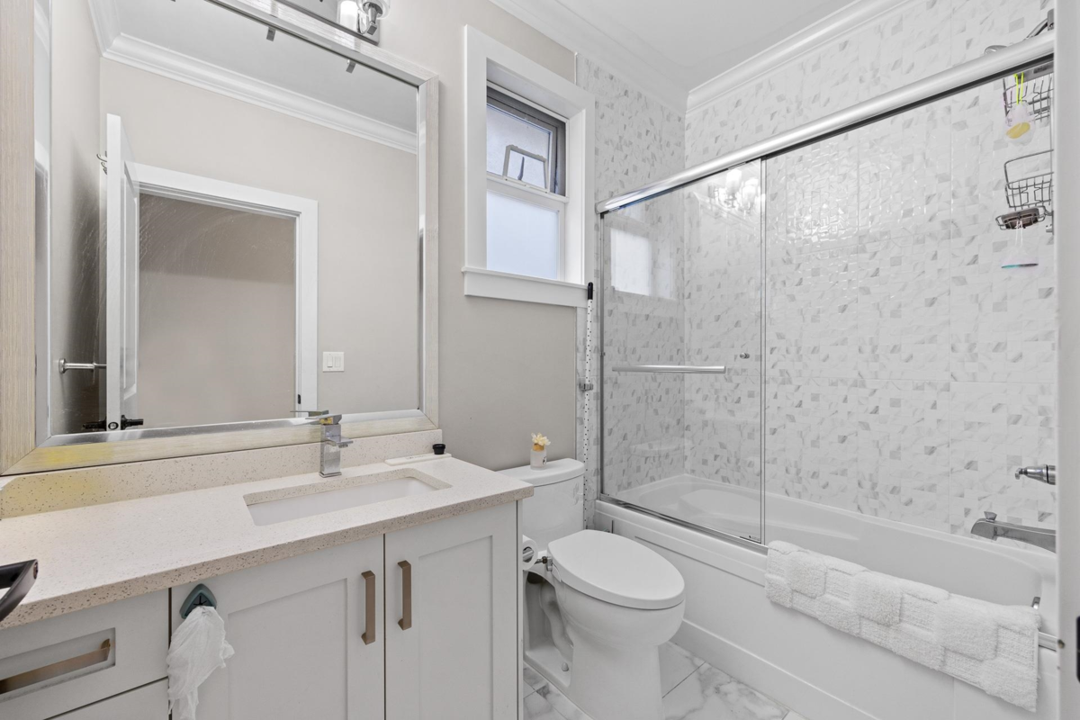 Mudroom Photo of 10579 132 Street, Surrey, BC