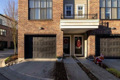 8 15588 32 Avenue, Surrey, BC