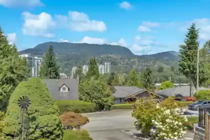 3321 Viewmount Drive, Port Moody, BC, Port Moody Centre — 5 bed single family residence for sale