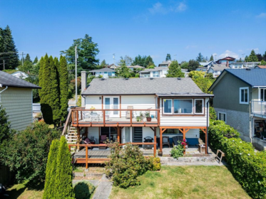 614 Glen Road, Gibsons, BC, Gibsons — Single Family Residence for sale