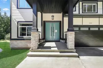 8587 Forest Gate Drive, Chilliwack, BC, Eastern Hillsides — 6 bed single family residence for sale