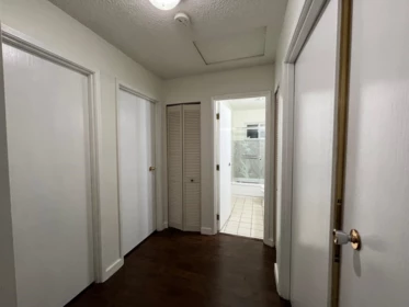 Entry Foyer Photo of 8846 Queen Mary Boulevard, Surrey, BC