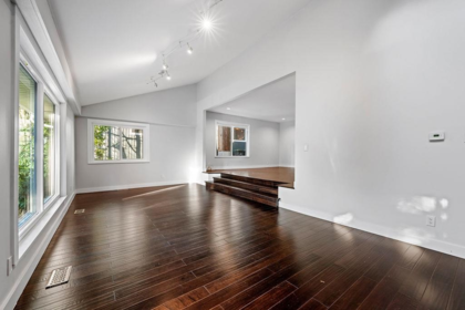 Breakfast Nook Photo of 271 Montroyal Boulevard, North Vancouver, BC