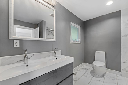 Laundry Room Photo of 271 Montroyal Boulevard, North Vancouver, BC
