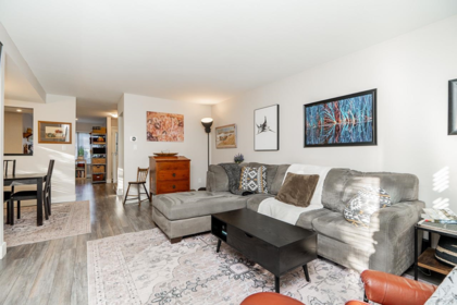 4590 Elmgrove Drive, Burnaby, BC, Burnaby — Townhouse for sale