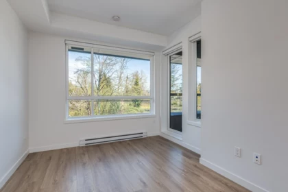 Kitchen Photo of E216 13858 108 Avenue, Surrey, BC