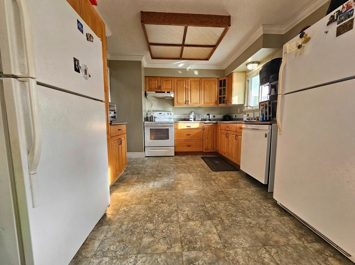 Kitchen Photo of 5574 49 Avenue, Delta, BC