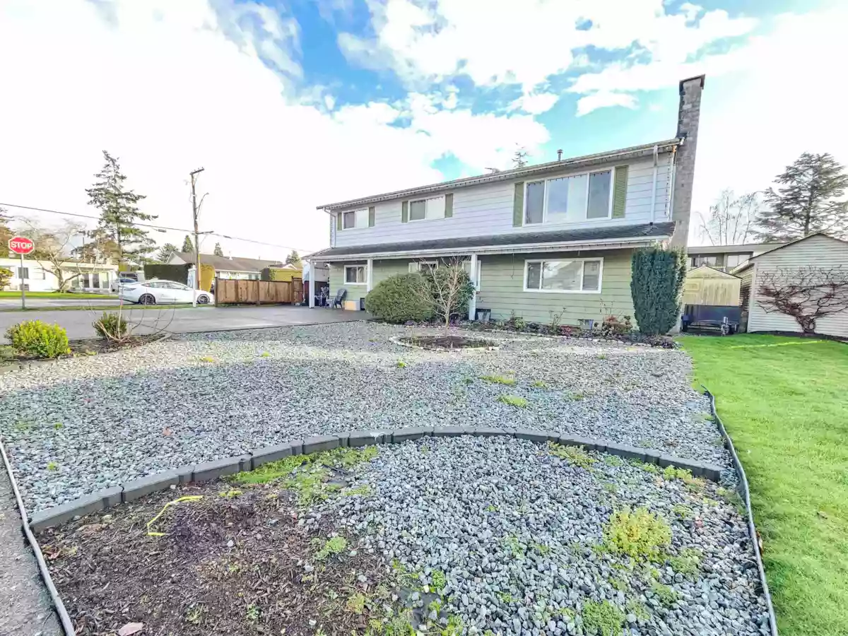 Living Room Photo of 5574 49 Avenue, Delta, BC