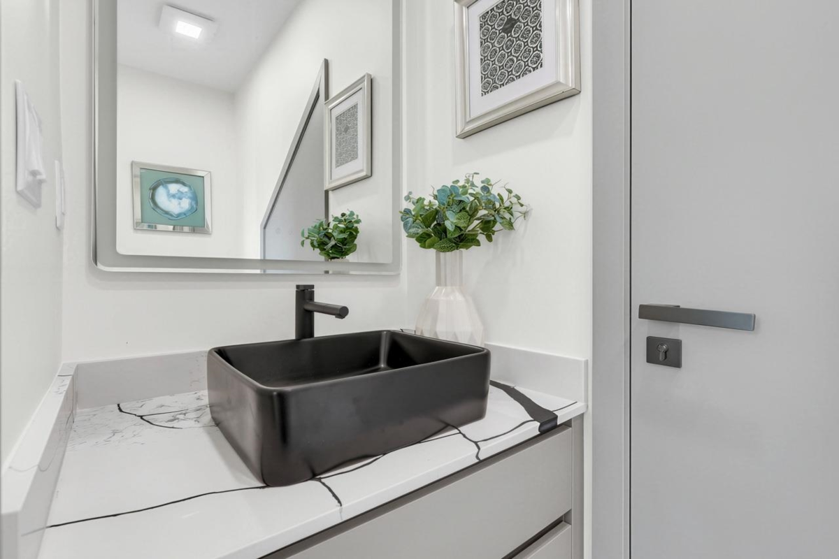 Basement Recreation Room Photo of 1 3547 E Georgia Street, Vancouver, BC