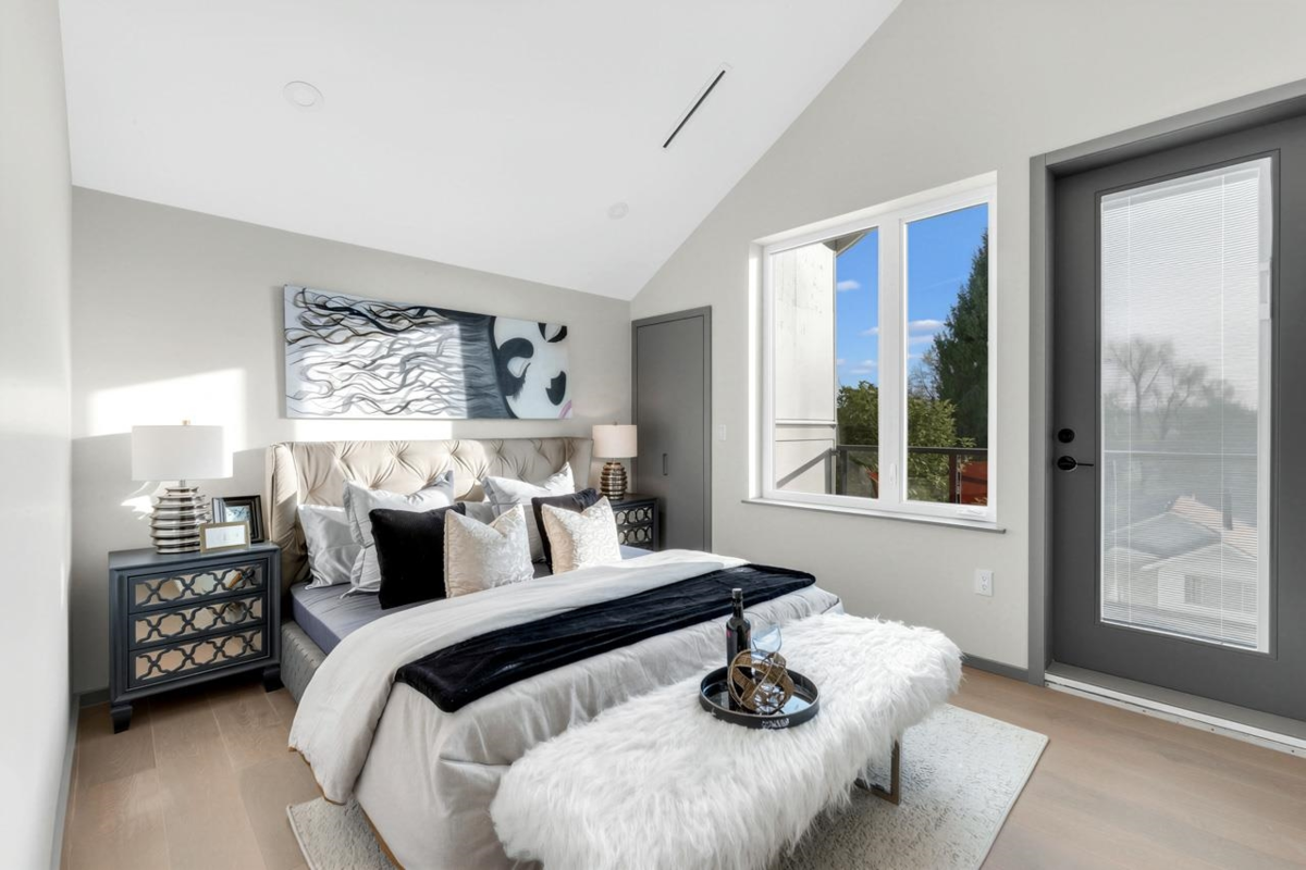 Bedroom 3 Photo of 1 3547 E Georgia Street, Vancouver, BC