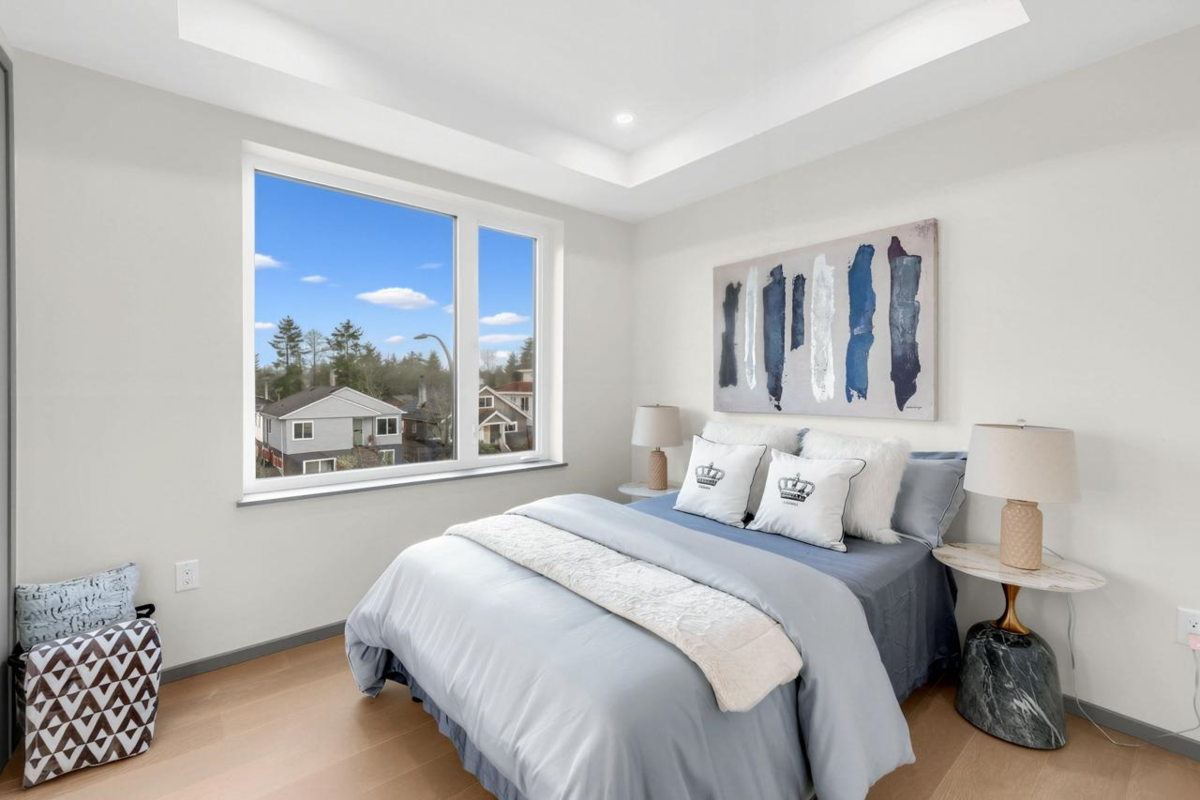 Swimming Pool Photo of 1 3547 E Georgia Street, Vancouver, BC