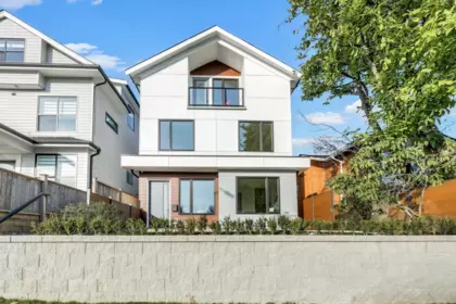 1 3547 E Georgia Street, Vancouver, BC, Vancouver — Half Duplex for sale