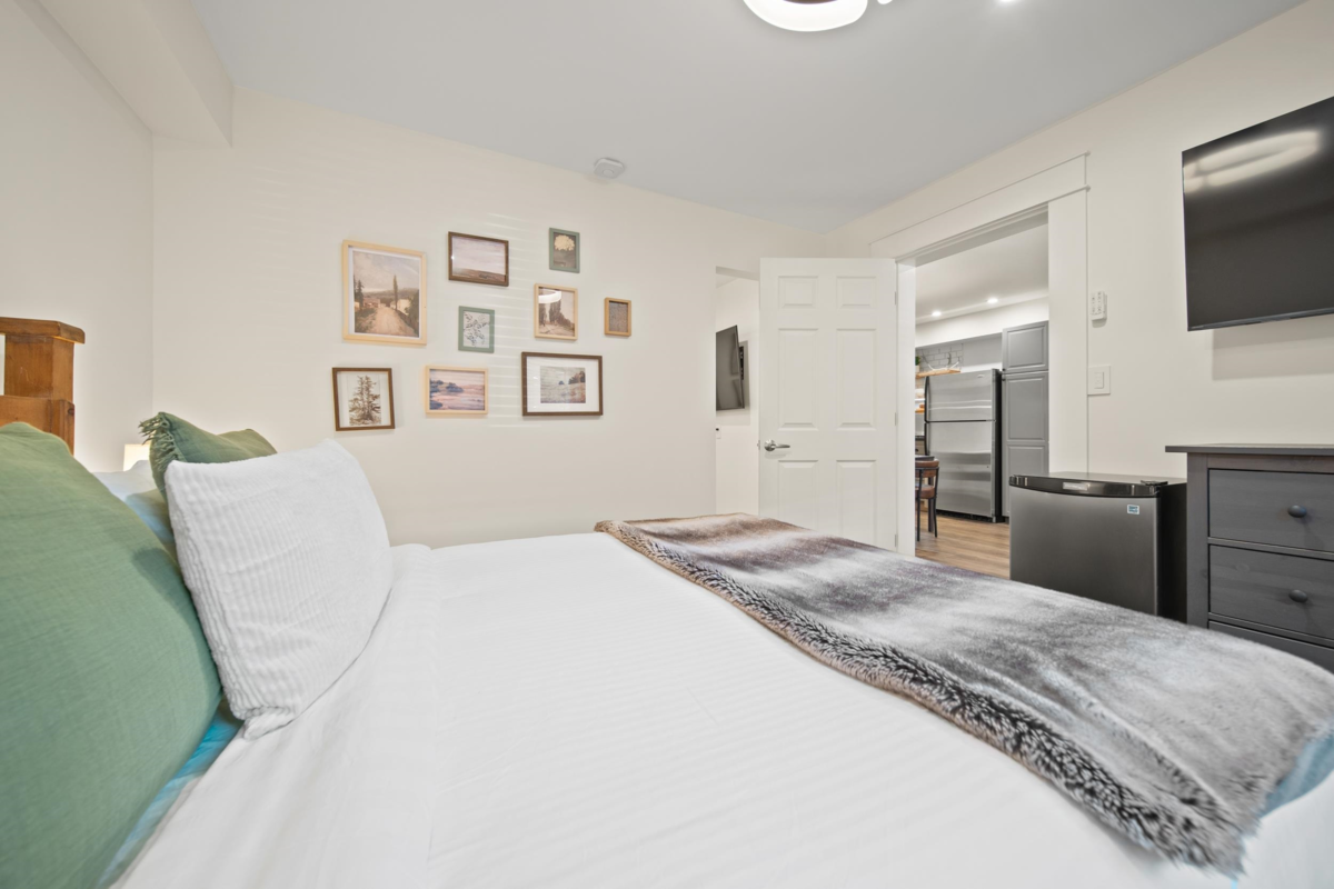 Kitchen Photo of 101 2021 Karen Crescent, Whistler, BC