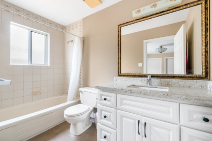 Hallway Photo of 7974 12th Avenue, Burnaby, BC