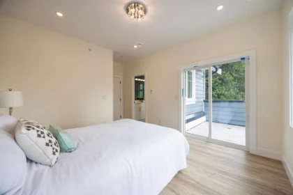 Entry Foyer Photo of 3321 Oxford Street, Port Coquitlam, BC