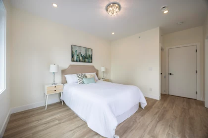 Hallway Photo of 3321 Oxford Street, Port Coquitlam, BC