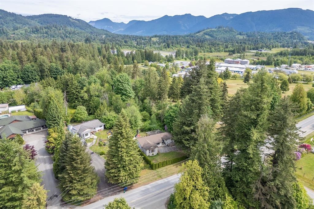 Primary Bathroom Photo of 33581 Dewdney Trunk Road, Mission, BC