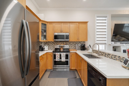Kitchen Island Photo of 14858 56a Avenue, Surrey, BC