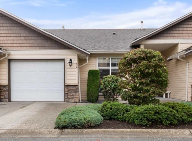 54 8590 Sunrise Drive, Chilliwack, BC, Chilliwack Mountain — 3 bed townhouse for sale