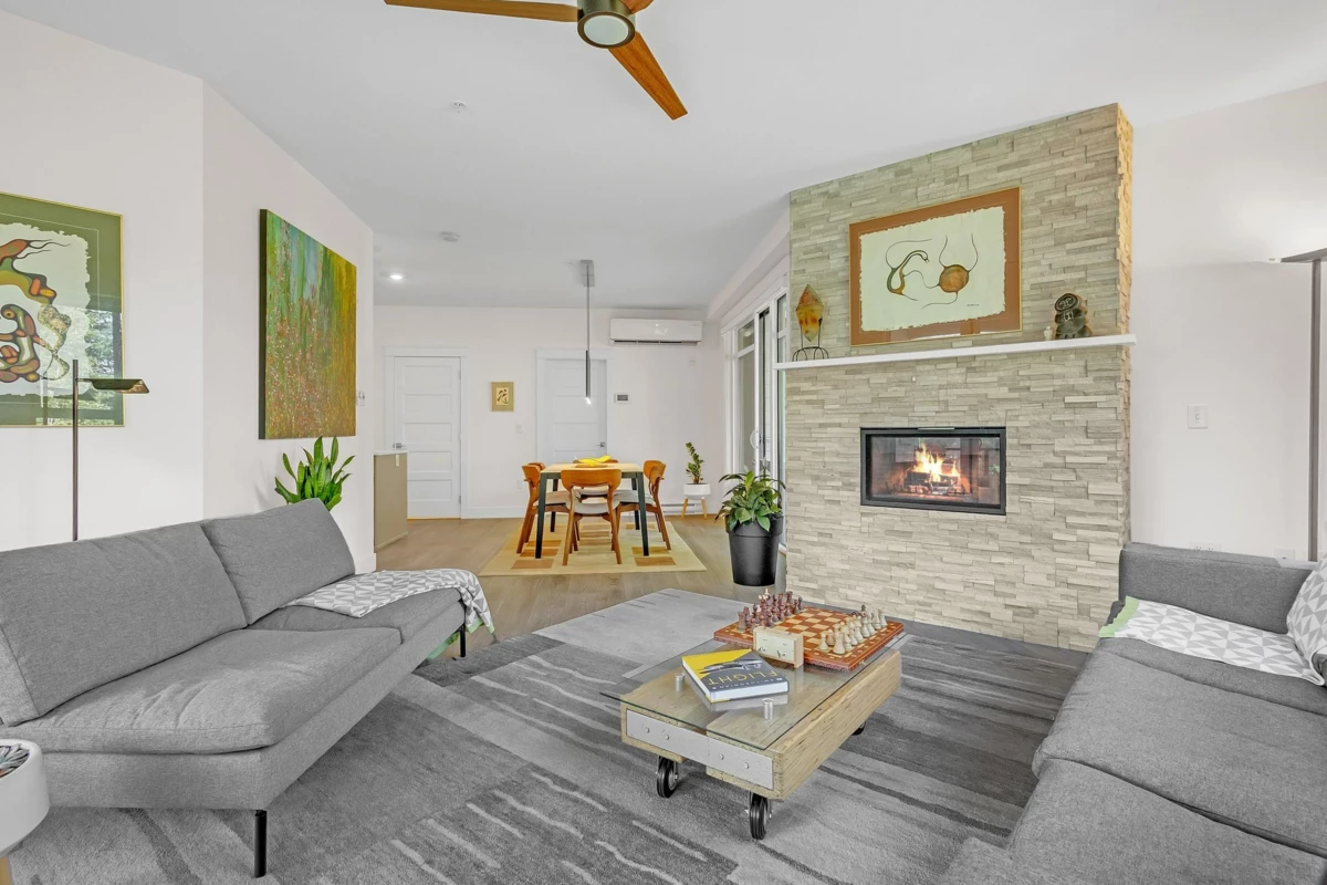 Living Room Photo of 403 5380 Tyee Lane, Chilliwack, BC