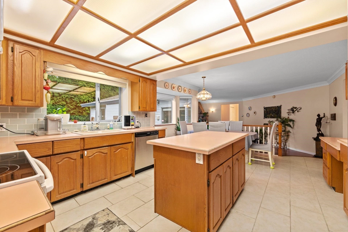 Bedroom 4 Photo of 3039 163 Street, Surrey, BC