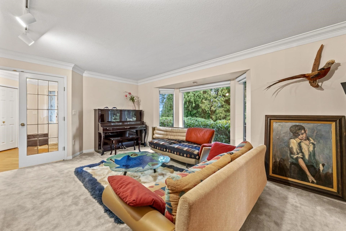 Breakfast Nook Photo of 3039 163 Street, Surrey, BC