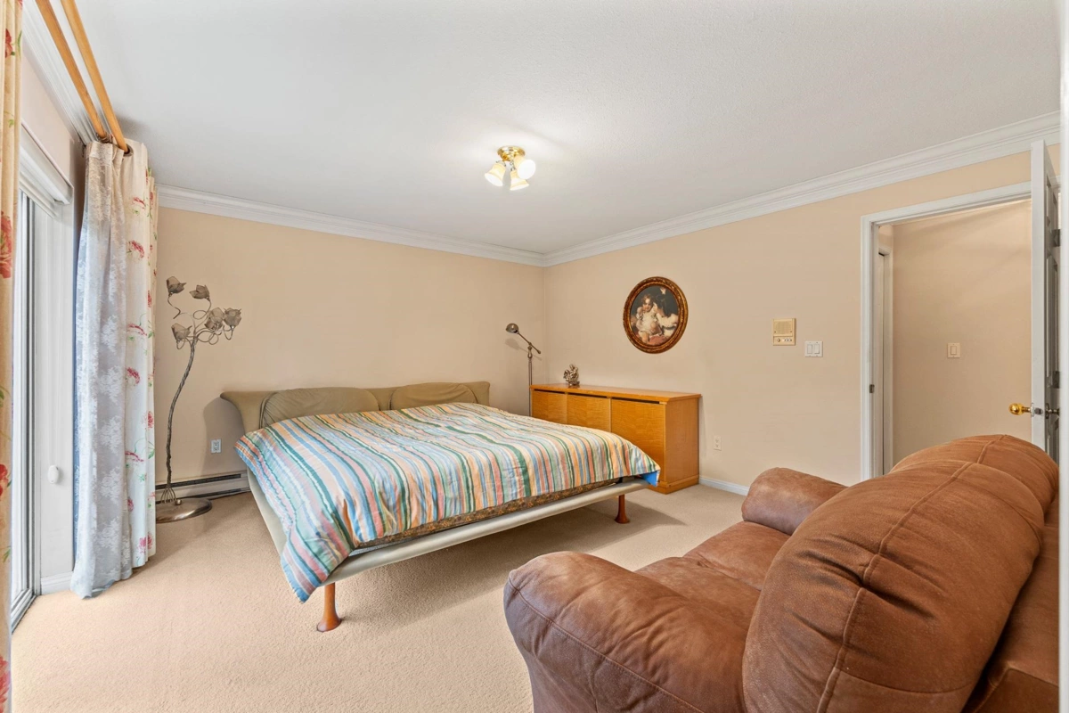 Entry Foyer Photo of 3039 163 Street, Surrey, BC