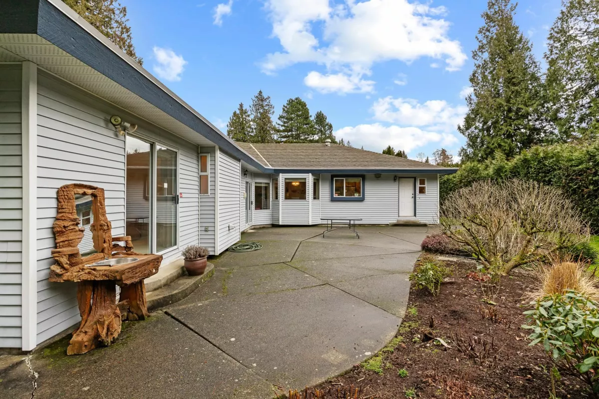 Garden / Landscaping Photo of 3039 163 Street, Surrey, BC