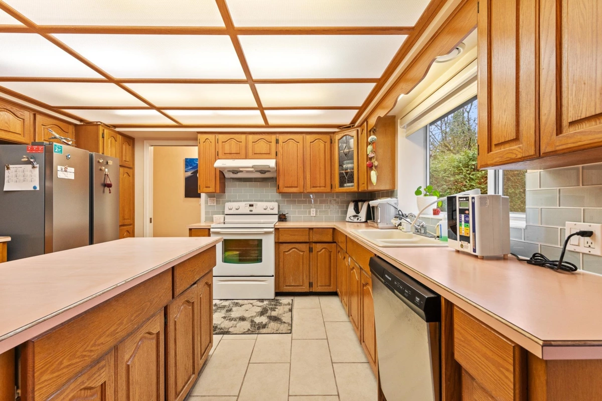 Guest Bathroom Photo of 3039 163 Street, Surrey, BC