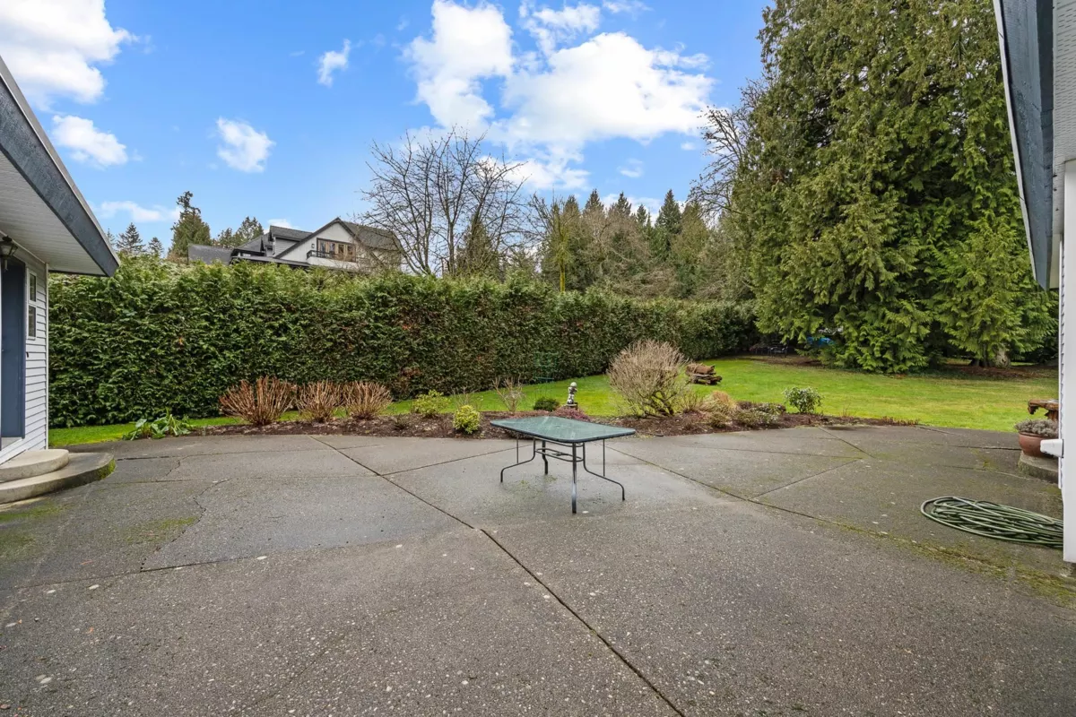 Swimming Pool Photo of 3039 163 Street, Surrey, BC