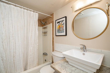 Entry Foyer Photo of 105 2255 Eton Street, Vancouver, BC