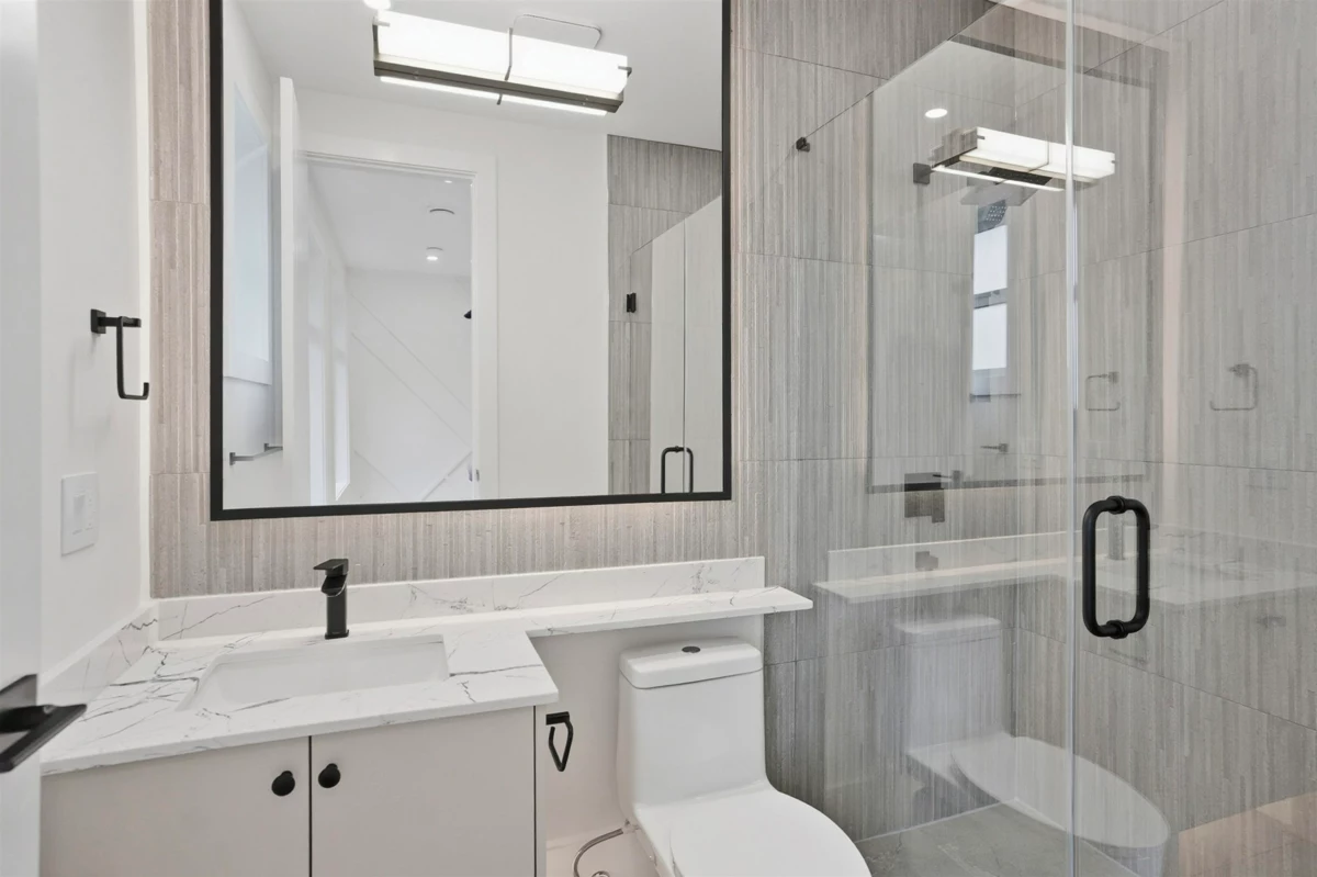 Basement Recreation Room Photo of 15630 23a Avenue, Surrey, BC