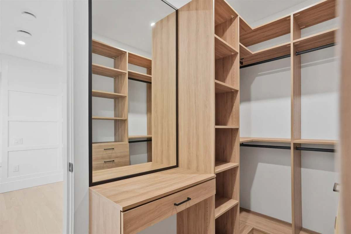 Guest Bathroom Photo of 15630 23a Avenue, Surrey, BC