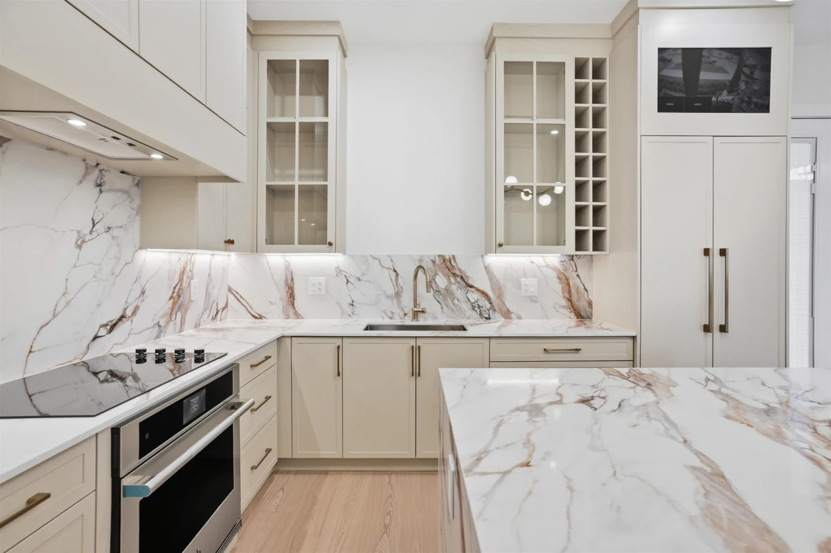 Kitchen Photo of 15630 23a Avenue, Surrey, BC