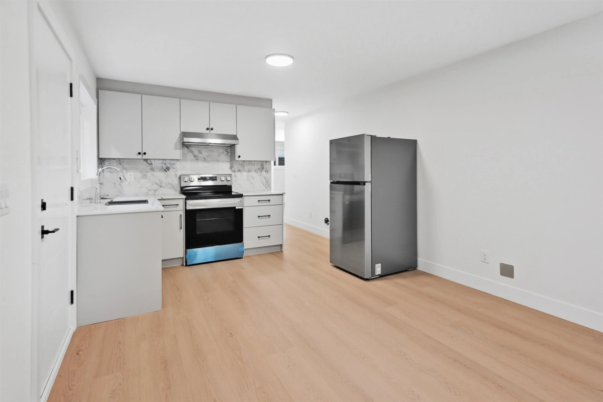 Staircase Photo of 15630 23a Avenue, Surrey, BC