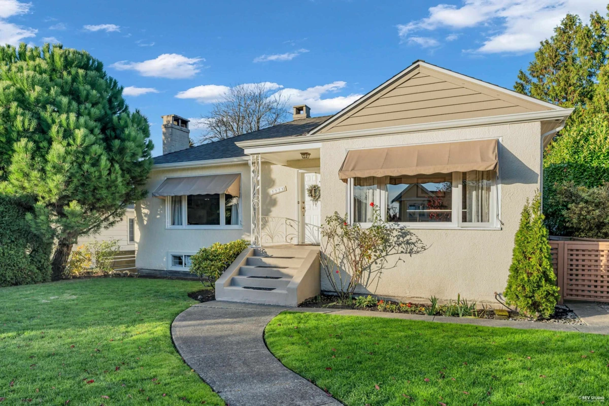 Exterior Front Photo of 2225 W 22nd Avenue, Vancouver, BC