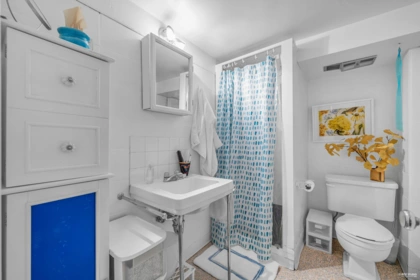 Mudroom Photo of 2225 W 22nd Avenue, Vancouver, BC
